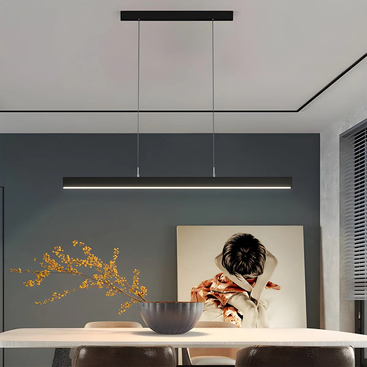 Modern pendant light made of black aluminum, measuring 100 cm in length. Ideal for contemporary dining or living spaces. 3