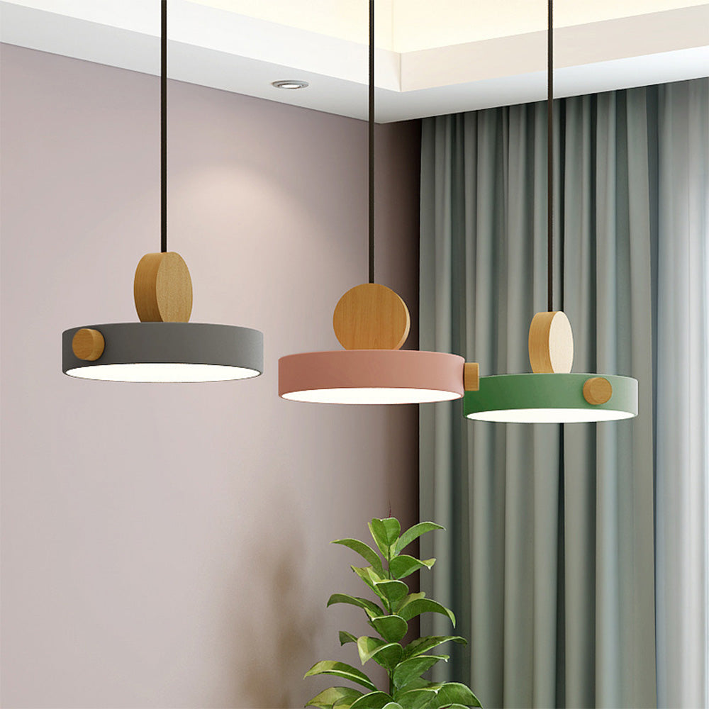 Scandinavian pendant light made of iron and wood in natural colors, featuring a round shape with a diameter of 30 cm. Ideal for modern living 4