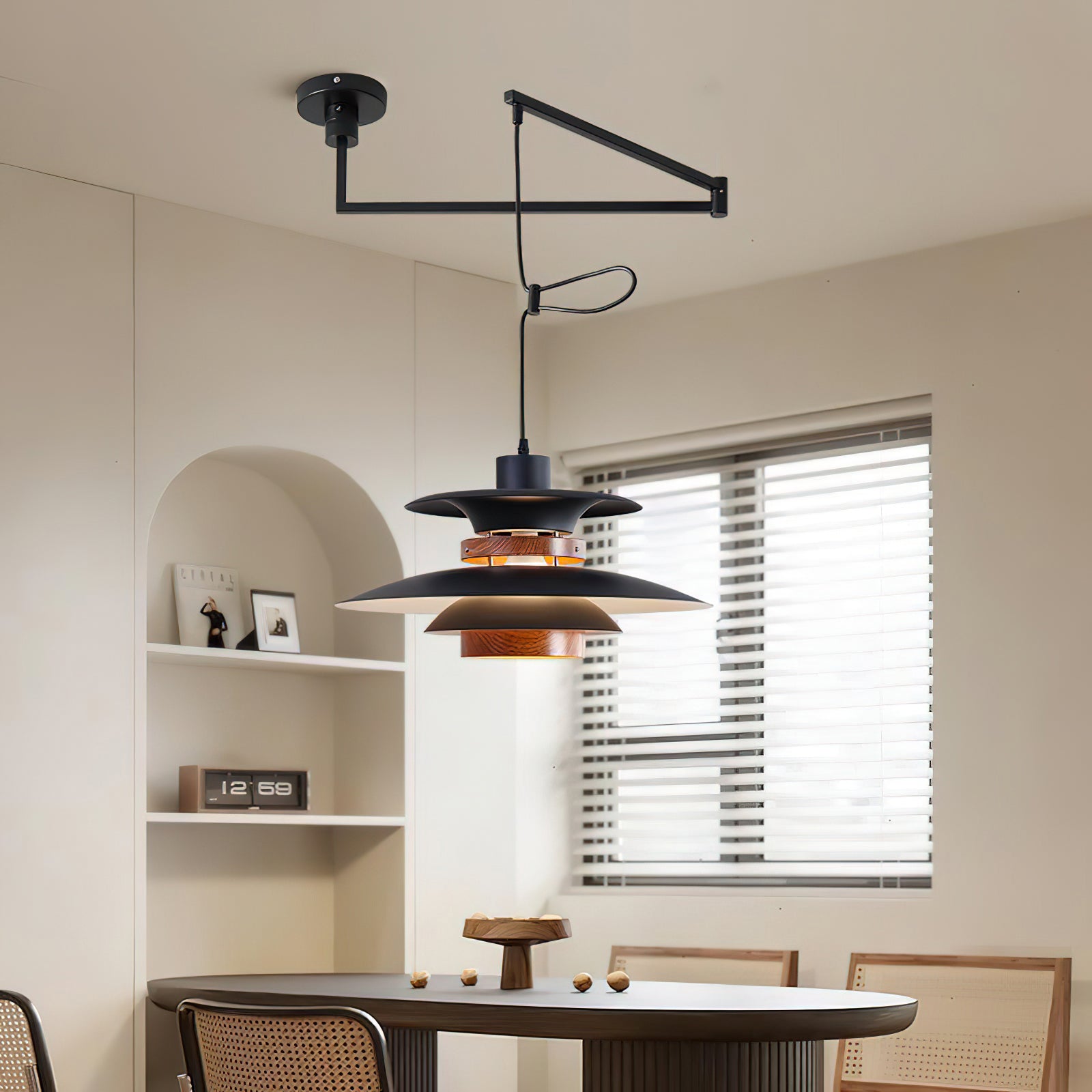Black pendant light made of metal and wood, featuring a 40 cm diameter. Ideal for modern Scandinavian-style interiors. 3