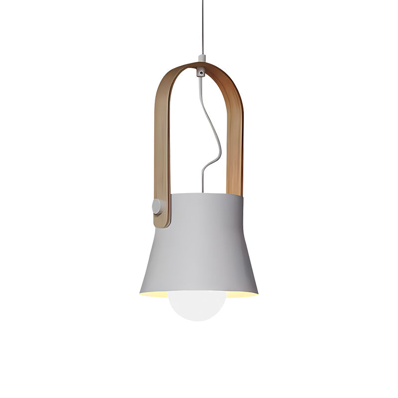 Pendelleuchte aus Holz in Weiß, mit einem Durchmesser von 30 cm. Ideal für das skandinavische Design in Esszimmer und Wohnzimmer. 11