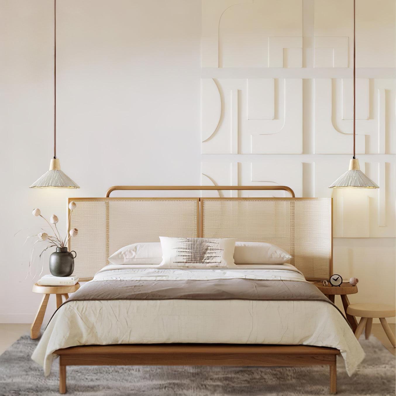 Modern pendant light featuring a concrete finish and wooden details. Suitable for dining tables and living rooms, it uses an E27 bulb. 5