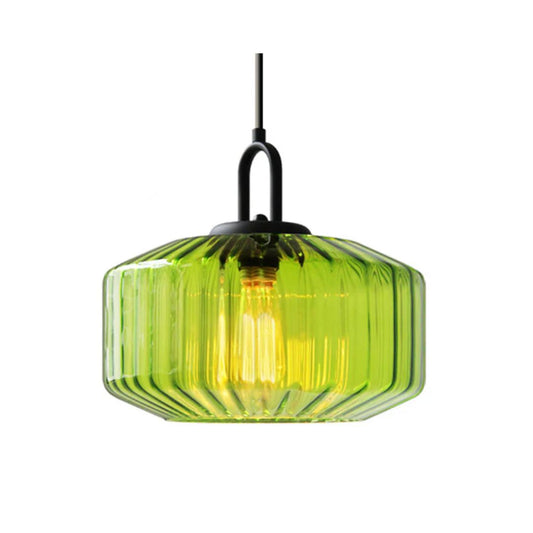 Stylish green glass pendant light with a diameter of 28 cm, perfect for dining tables and living rooms. Offers a modern touch to any space. 1