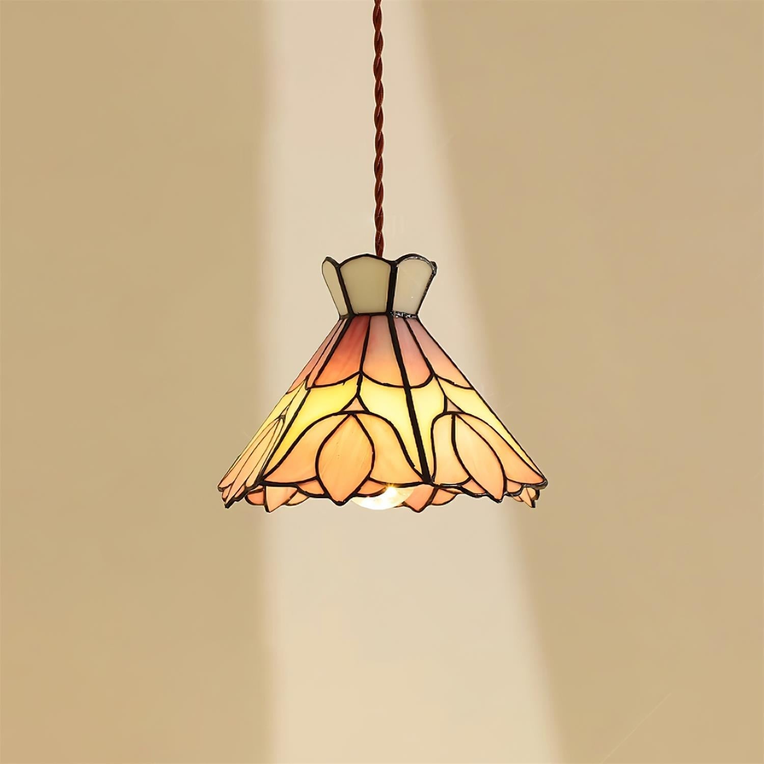 Tiffany pendant light made of glass and metal in gold, beige, and pink. Featuring a floral pattern, it has a diameter of 40 cm 7