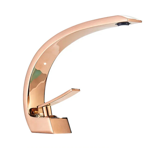 Elegante Badezimmerarmatur – Luxuriöses Design für dein Bad