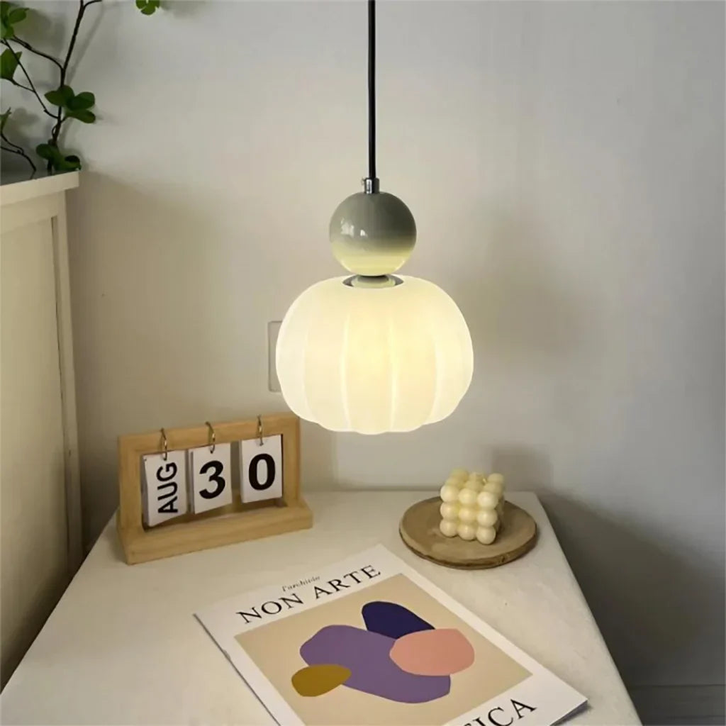 Colorful pendant light made of metal and PMMA, featuring a playful design with a diameter of 16 cm, suitable for modern spaces. 6
