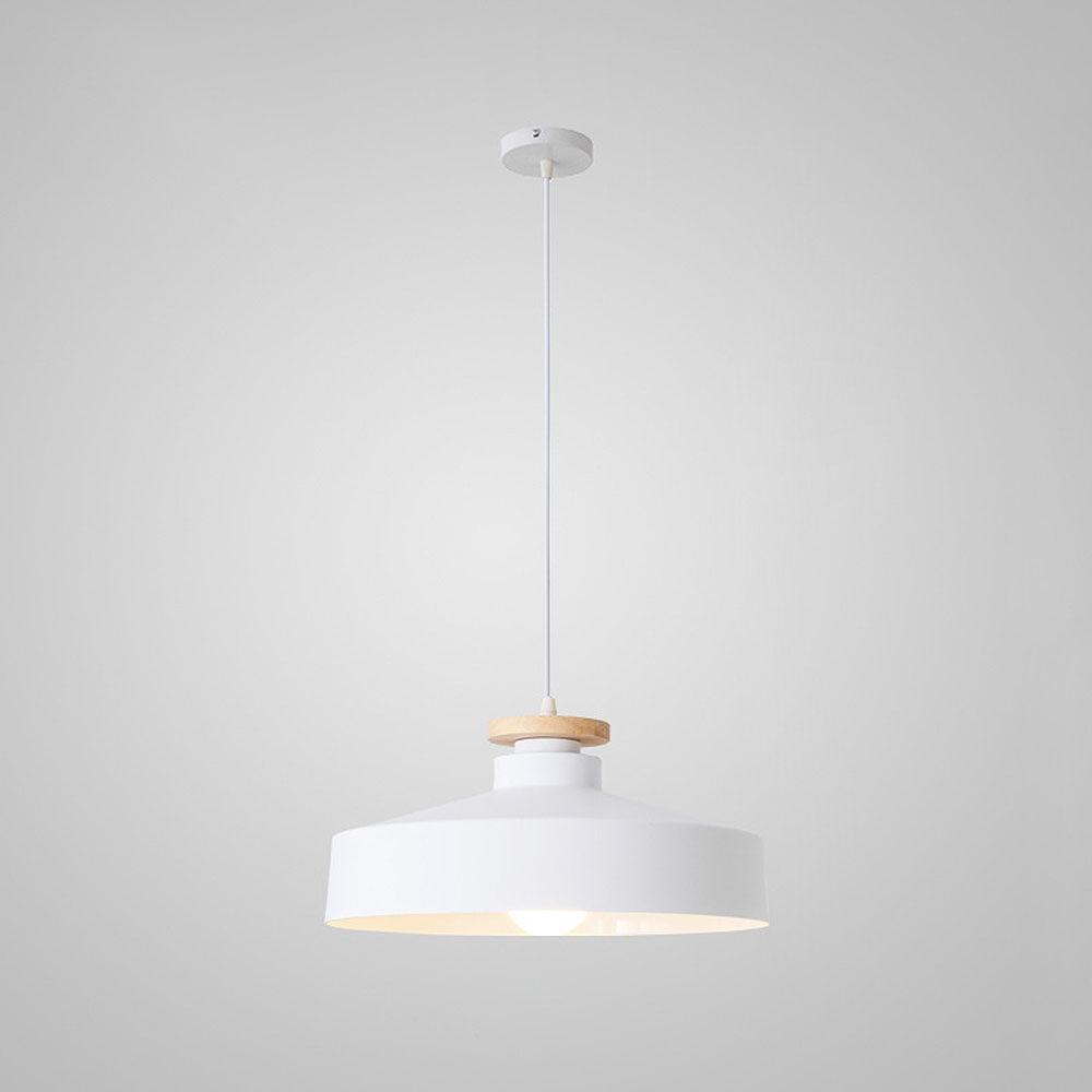 Modern pendant light made of wood and aluminum in black, with a diameter of 30 cm, ideal for dining or living rooms. 5