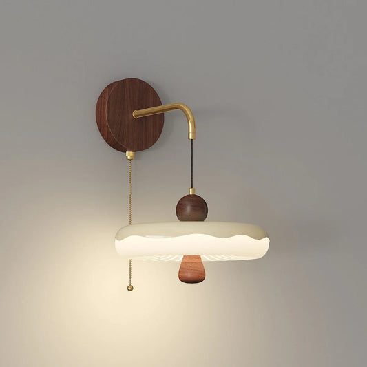 Zelani Wandlampe – Stoff – Creme – Integriertes Holzbrett – Skandinavisches Design für Innenräume