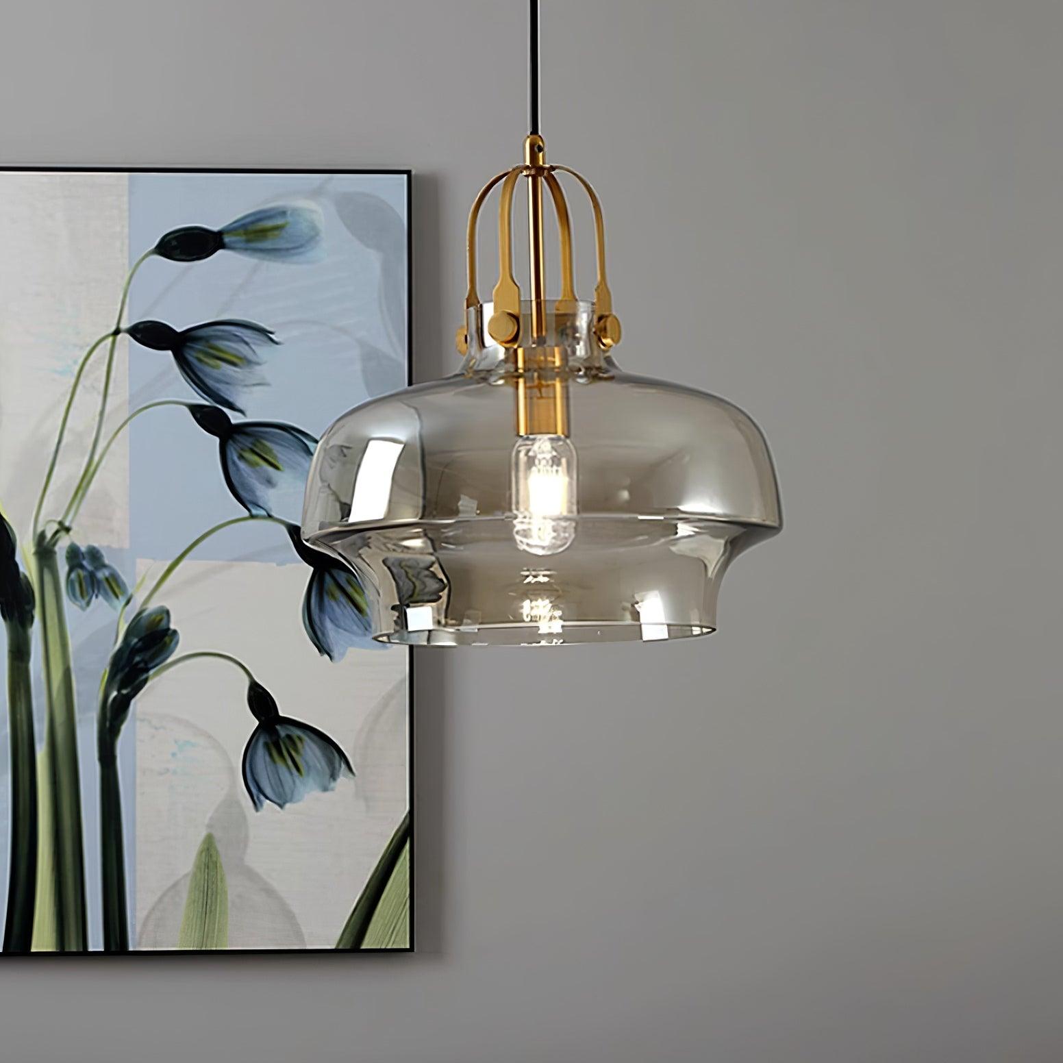Modern pendant light made of tinted glass and metal, measuring Ø30 cm. Ideal for creating a stylish ambiance in dining rooms. 8
